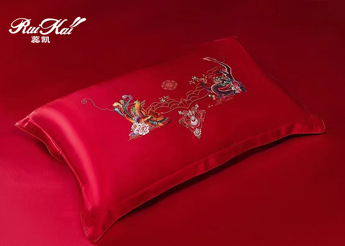 桐乡市濮院绢麻纺织股份有限公司，位于中国丝绸之府，浙江嘉兴 